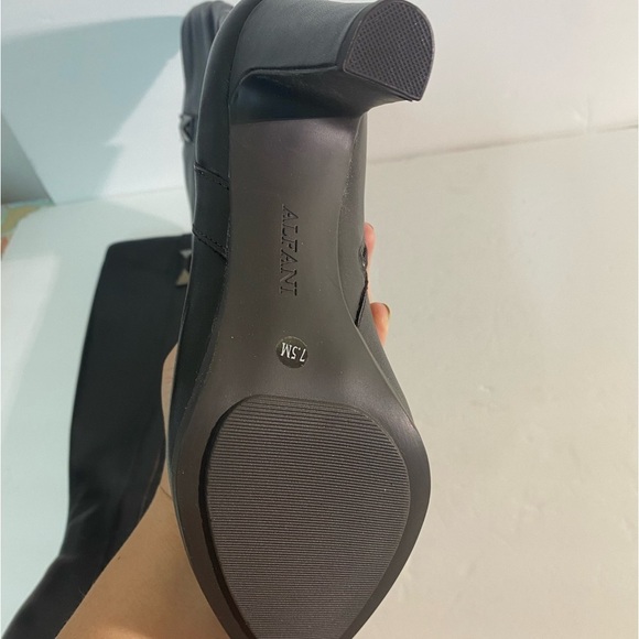 NEW IN BOX Alfani Skylarr Brown Leather Boots, 7.5 - Picture 9 of 12